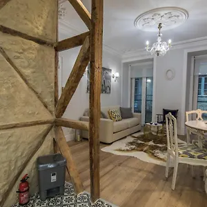 https://vintage-flat-near-santa-justa-elevator.hotels-lisbon-portugal.com